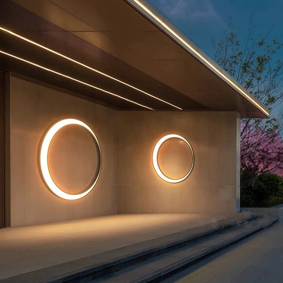 Circle/Moon outdoor modern light